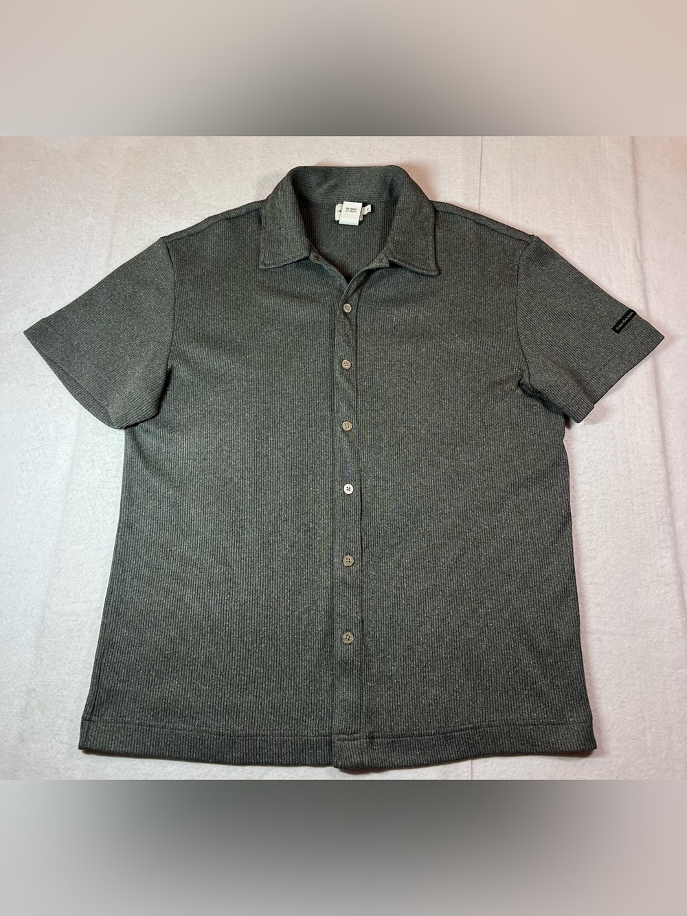 Calvin Klein Jeans Mens Ribbed Knit Short Sleeve Button Down Shirt,Gray,Medium